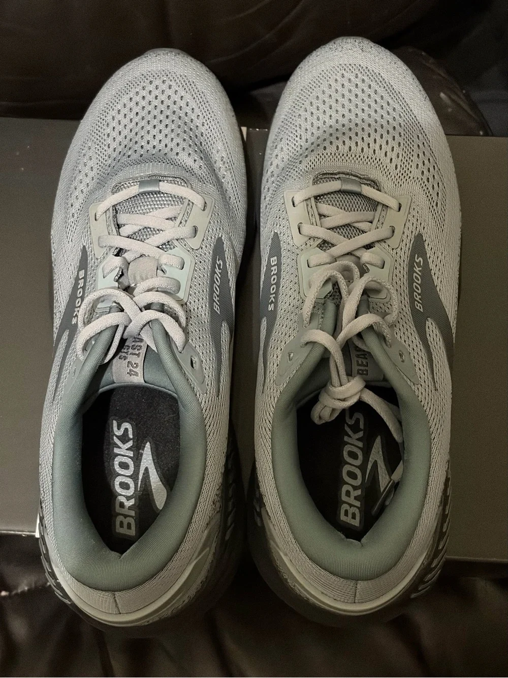 Brooks Beast GTS 24 Shoes Primer Grey Ebony Running Shoes Mens Size 12